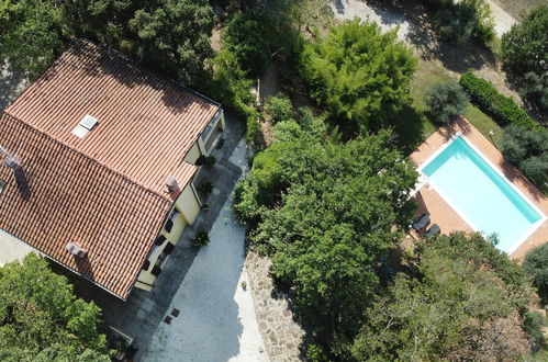 Foto 7 - Casa de 4 habitaciones en Magione con piscina privada y vistas a la montaña