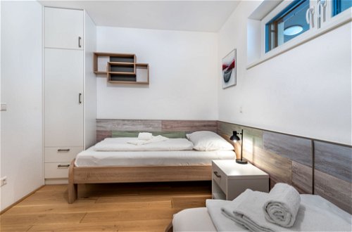 Foto 12 - Appartamento con 2 camere da letto a Treffen am Ossiacher See con vista sulle montagne