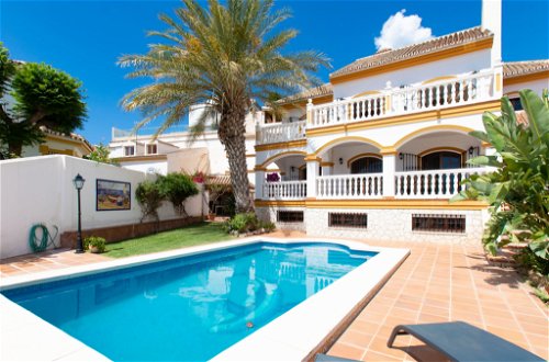 Foto 26 - Casa con 4 camere da letto a Rincón de la Victoria con piscina privata e vista mare