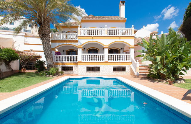 Casa de 5 quartos em Rincón de la Victoria com piscina privada e jardim - Foto 1