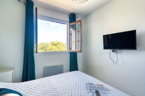 Foto 18 - Appartamento con 2 camere da letto a Fréjus con piscina e vista mare