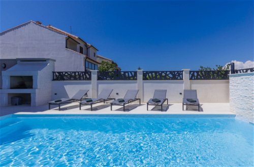 Foto 39 - Casa de 5 habitaciones en Medulin con piscina privada y terraza
