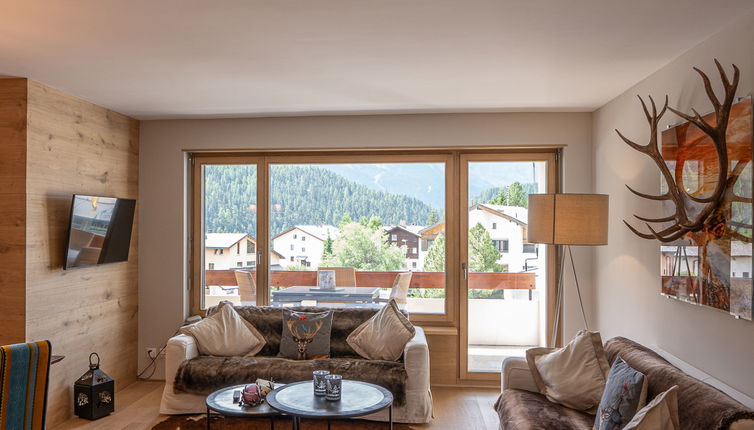 Foto 1 - Appartamento con 2 camere da letto a Sankt Moritz con piscina e giardino