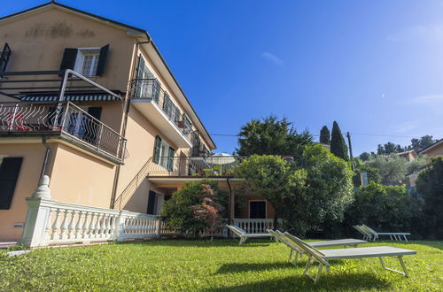 Foto 42 - Apartment mit 2 Schlafzimmern in Imperia mit schwimmbad und garten