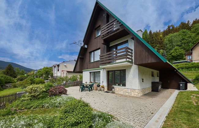 Casa de 5 quartos em Svoboda nad Úpou com jardim - Foto 1