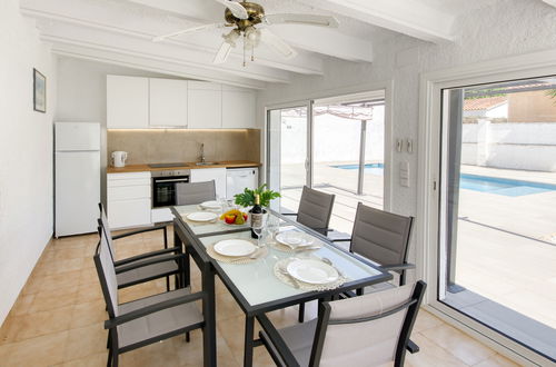 Photo 11 - 3 bedroom House in Castelló d'Empúries with private pool and garden