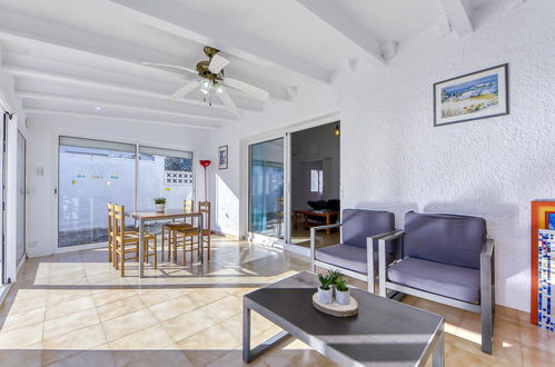 Foto 10 - Casa con 3 camere da letto a Castelló d'Empúries con piscina privata e vista mare