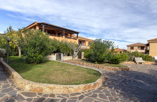 Photo 2 - Appartement en Golfo Aranci avec jardin et vues à la mer