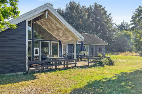 Photo 4 - Maison de 4 chambres à Aakirkeby avec terrasse et sauna