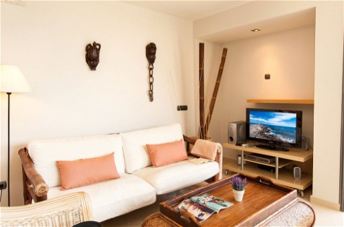 Photo 3 - 2 bedroom House in San Bartolomé de Tirajana with private pool and sea view