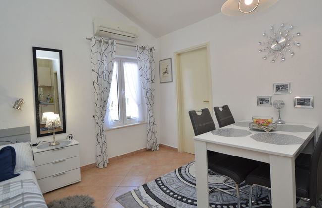Apartamento de 4 quartos em Tribunj com piscina e jardim - Foto 10