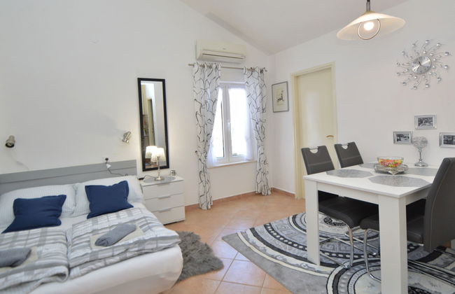 Apartamento de 4 quartos em Tribunj com piscina e jardim - Foto 8