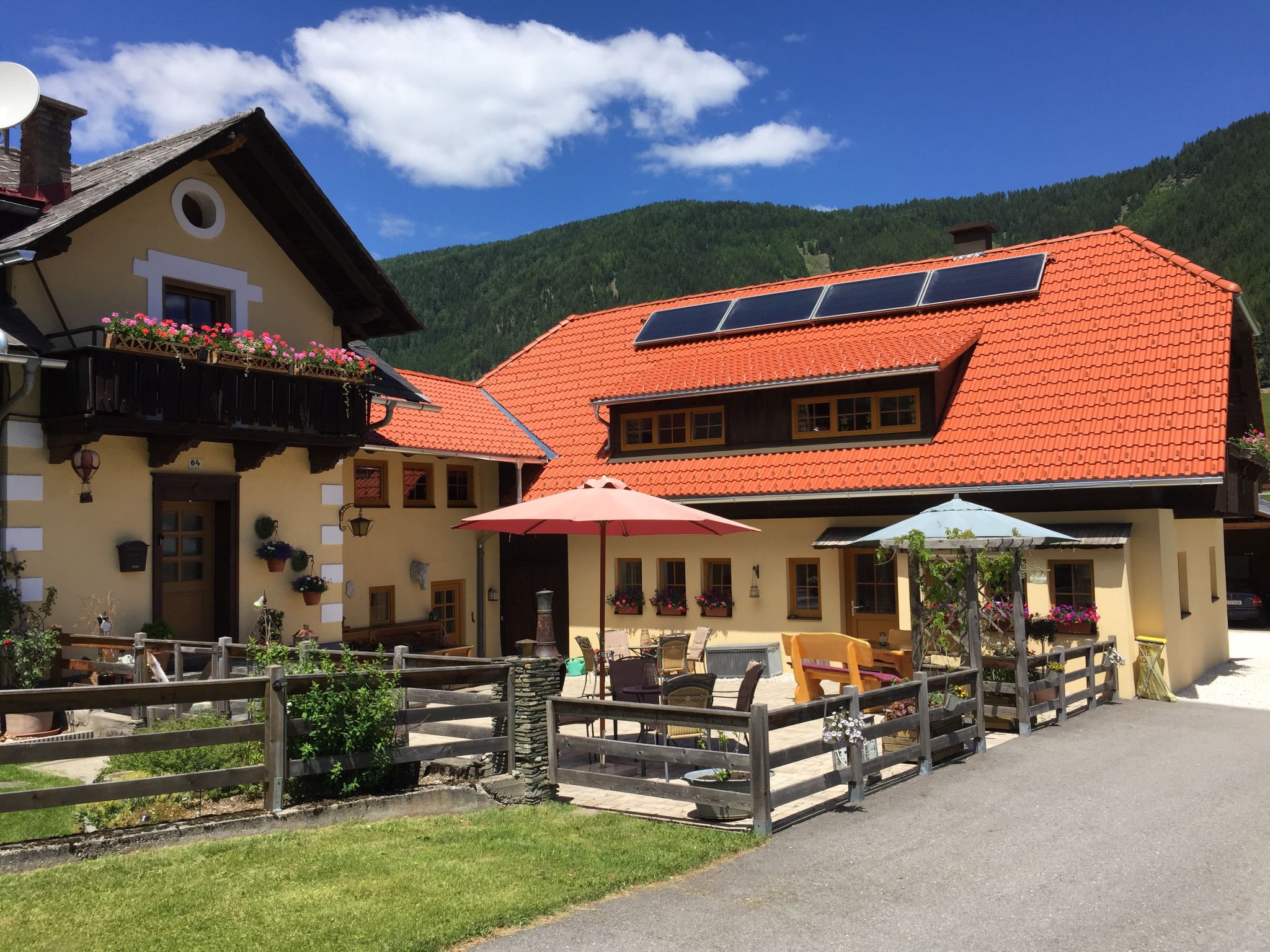 Photo 2 - Appartement de 2 chambres à Gnesau avec jardin et vues sur la montagne