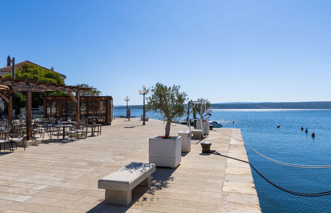 2 bedroom Apartment in Jasenice with garden - Photo 37