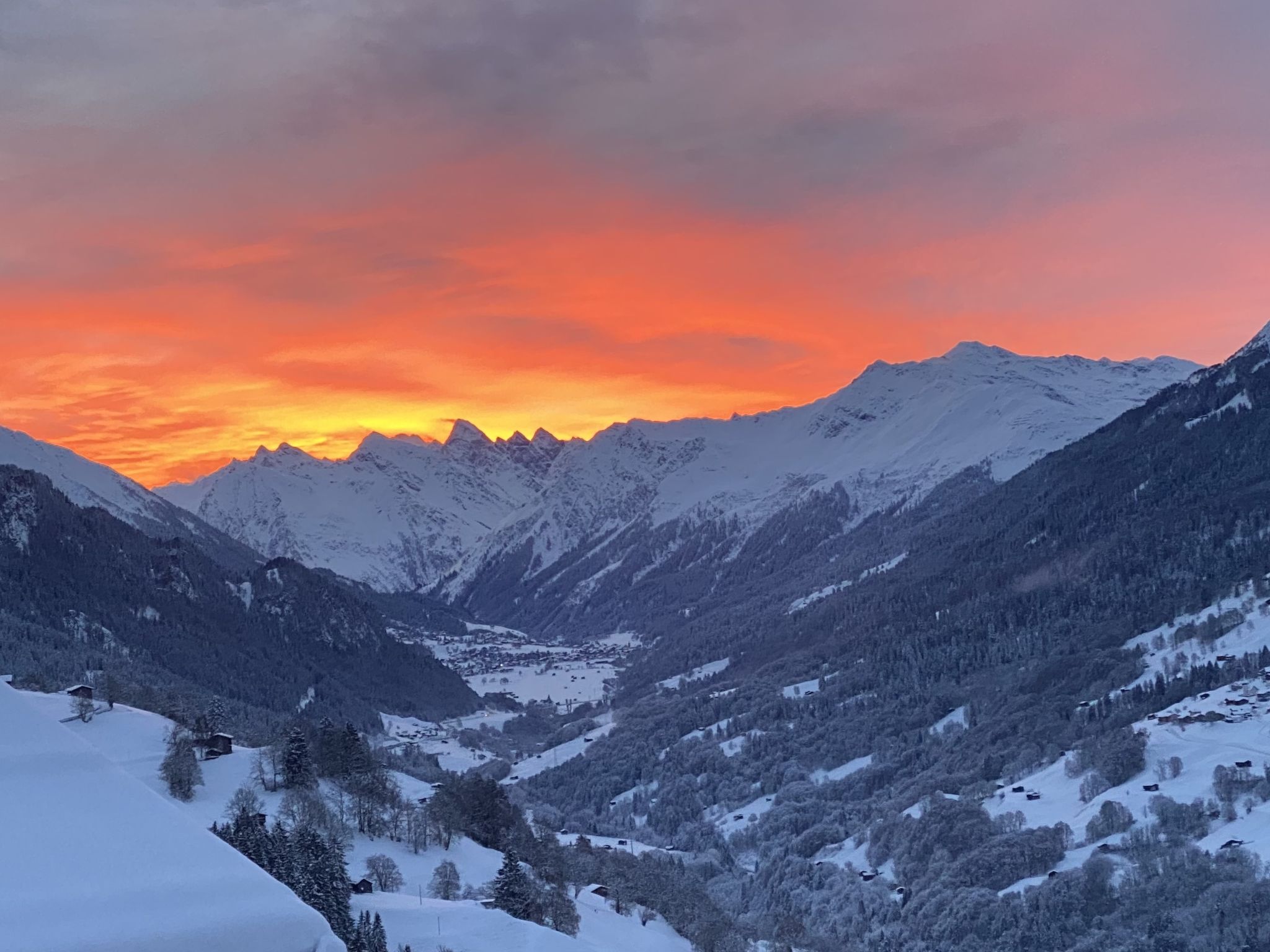 Foto 4 - Appartamento con 4 camere da letto a Luzein con piscina e vista sulle montagne