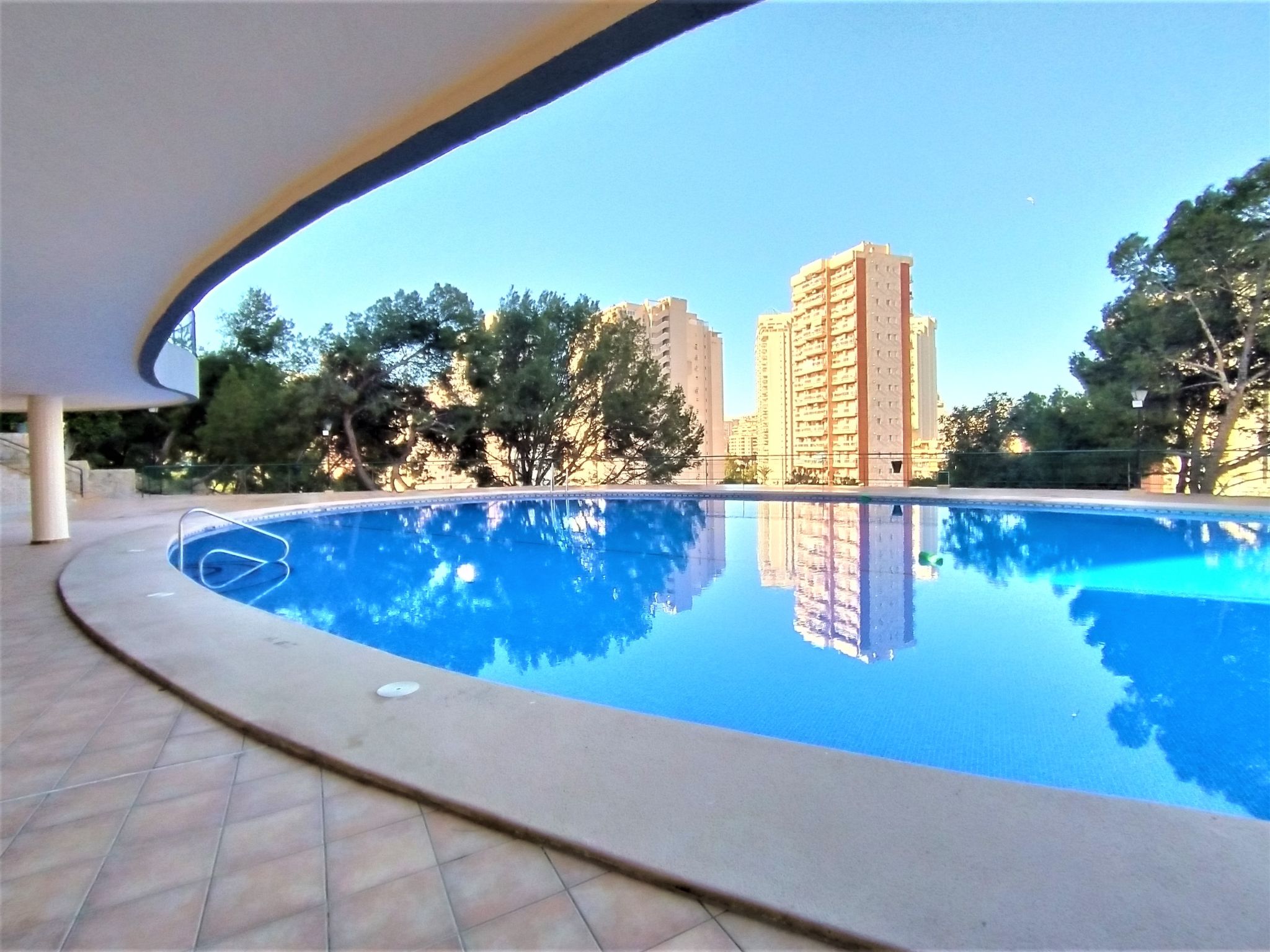 Foto 3 - Apartamento de 2 habitaciones en Benidorm con piscina y vistas al mar