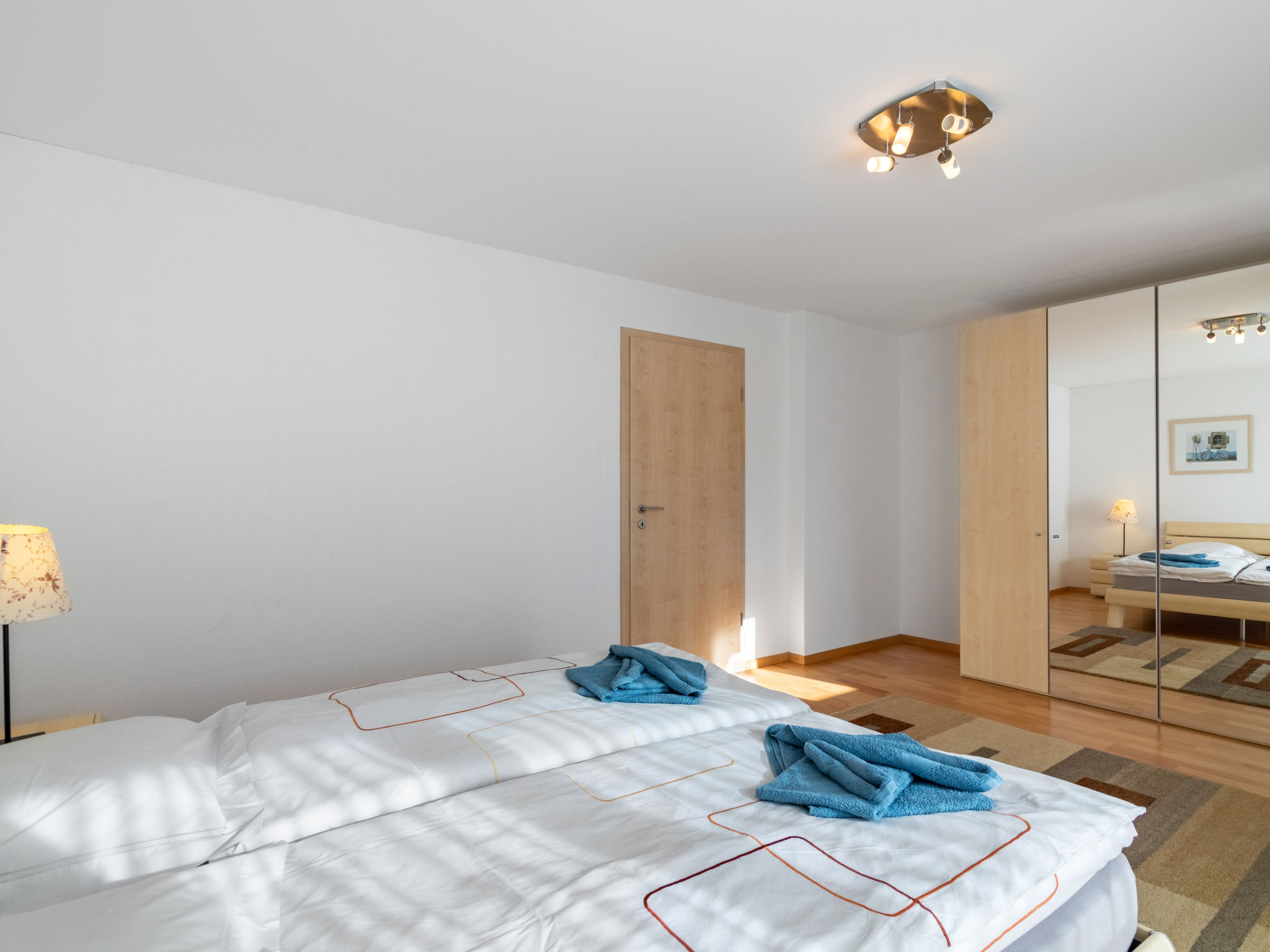 Foto 12 - Apartment mit 2 Schlafzimmern in Port-Valais mit blick auf die berge