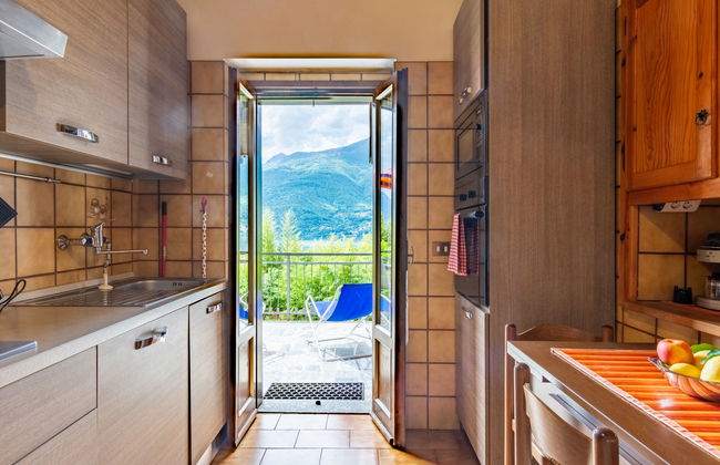 3 bedroom House in Dervio with garden and terrace - Photo 5