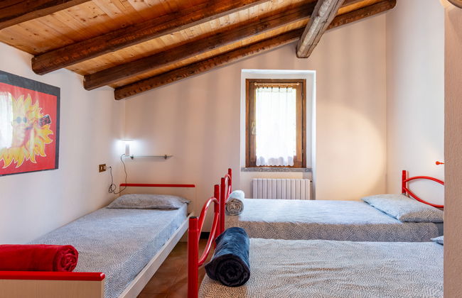 3 bedroom House in Dervio with garden and terrace - Photo 19
