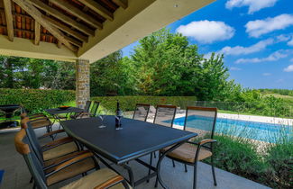 Photo 3 - Maison de 5 chambres à Buje avec piscine privée et jardin