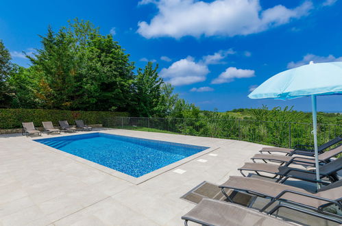 Photo 44 - Maison de 5 chambres à Buje avec piscine privée et vues à la mer