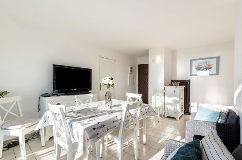 Foto 7 - Appartamento con 1 camera da letto a Cavalaire-sur-Mer con terrazza e vista mare