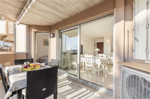 Photo 3 - Appartement de 1 chambre à Cavalaire-sur-Mer avec terrasse et vues à la mer