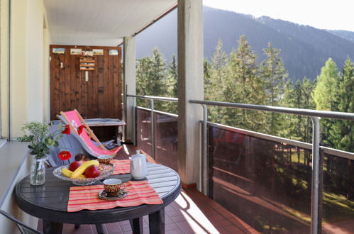 Foto 5 - Apartamento de 2 habitaciones en Davos con jardín y vistas a la montaña