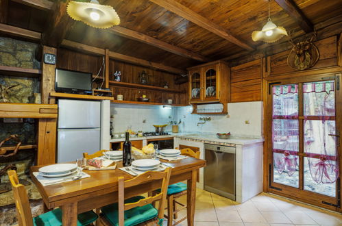 Photo 9 - 2 bedroom House in Pescaglia with private pool and garden