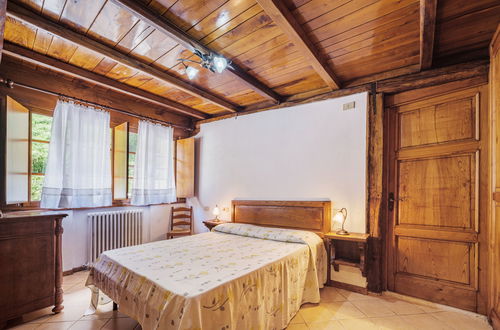 Photo 16 - 2 bedroom House in Pescaglia with private pool and garden