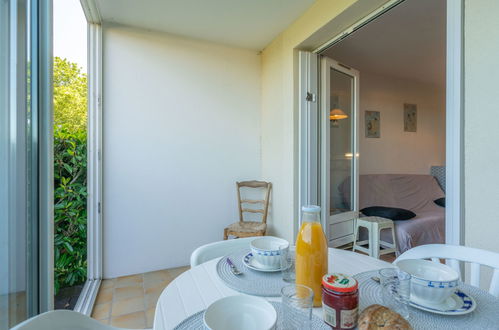 Photo 21 - 1 bedroom Apartment in Vaux-sur-Mer with private pool and sea view