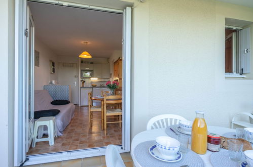 Foto 15 - Apartamento de 1 quarto em Vaux-sur-Mer com piscina e jardim