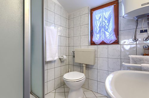 Photo 18 - Appartement de 1 chambre à Pula avec jardin et terrasse