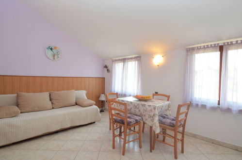 Foto 3 - Apartment mit 1 Schlafzimmer in Pula mit terrasse und blick aufs meer