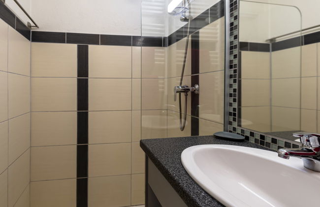 Casa de 3 quartos em Saint-Genest-de-Beauzon com piscina privada e jardim - Foto 14