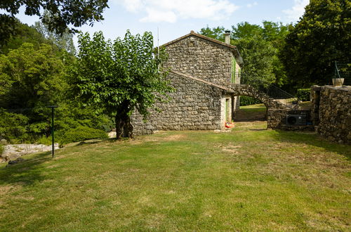 Foto 28 - Casa con 2 camere da letto a Saint-Genest-de-Beauzon con piscina privata e giardino