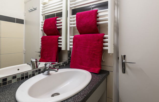 Casa de 3 quartos em Saint-Genest-de-Beauzon com piscina privada e jardim - Foto 15