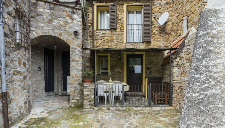 Photo 1 - Maison de 1 chambre à Imperia avec jardin et terrasse