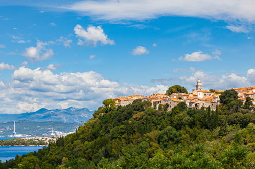 Foto 25 - Apartamento de 3 quartos em Omišalj com jardim e vistas do mar