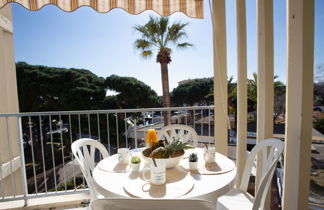 Photo 1 - 1 bedroom Apartment in Le Lavandou with garden