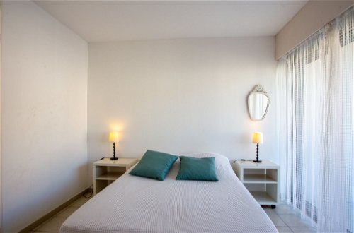 Photo 11 - Appartement de 1 chambre à Le Lavandou avec vues à la mer