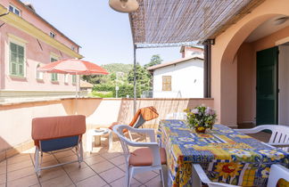 Photo 2 - 2 bedroom Apartment in Dolcedo with garden and terrace