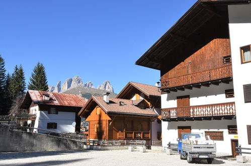 Foto 2 - Appartamento con 1 camera da letto a Canazei con vista sulle montagne