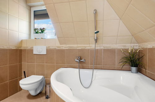 Photo 21 - Maison de 4 chambres à Siófok avec piscine privée et jardin