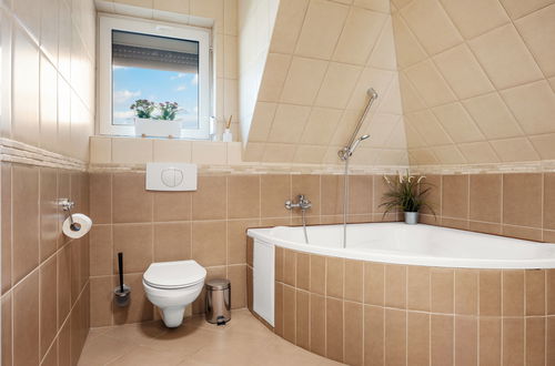 Photo 20 - Maison de 4 chambres à Siófok avec piscine privée et jardin