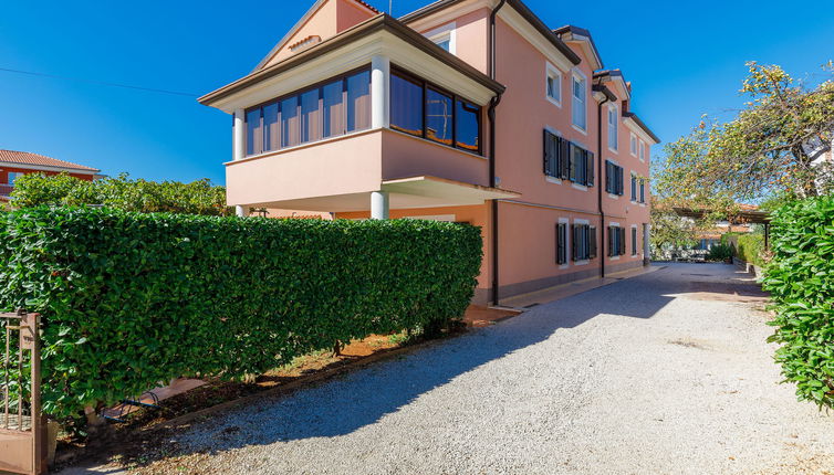 Foto 1 - Apartamento de 1 habitación en Umag con vistas al mar