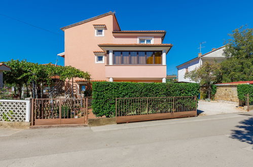 Photo 20 - Appartement de 1 chambre à Umag avec vues à la mer