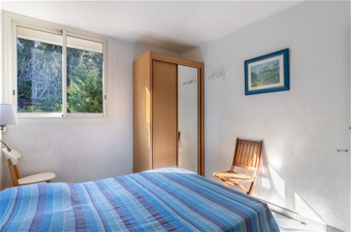 Foto 15 - Apartment mit 2 Schlafzimmern in Le Lavandou mit garten und blick aufs meer