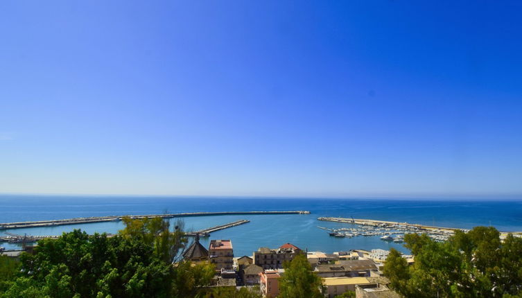 Foto 1 - Apartamento de 1 quarto em Itália com vistas do mar