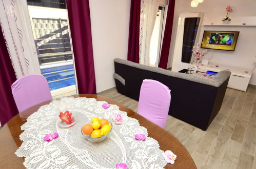 Foto 8 - Apartamento de 2 quartos em Trogir com piscina privada e terraço